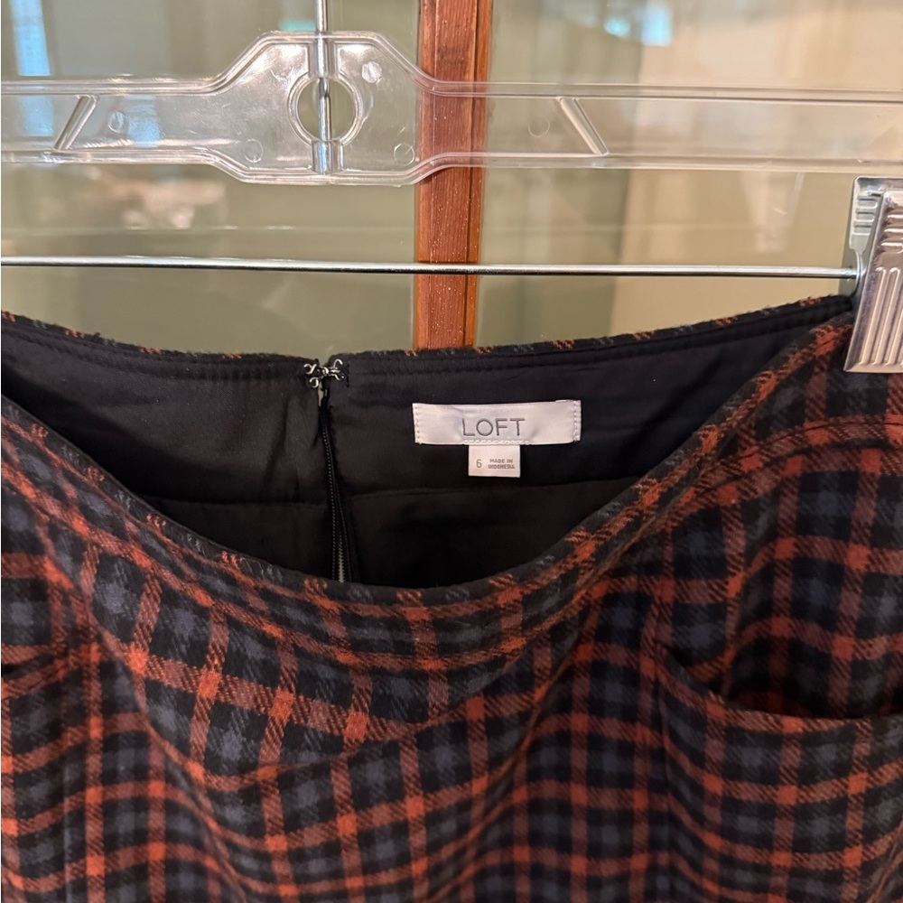 LOFT Women’s Orange and Black Wool Blend Plaid Lined Mini Skirt Size 6 - Picture 3 of 4